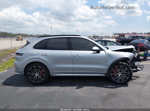 WP1AL2AY5RDA35472 2024 PORSCHE CAYENNE Silver უკანა სალონის ხედი