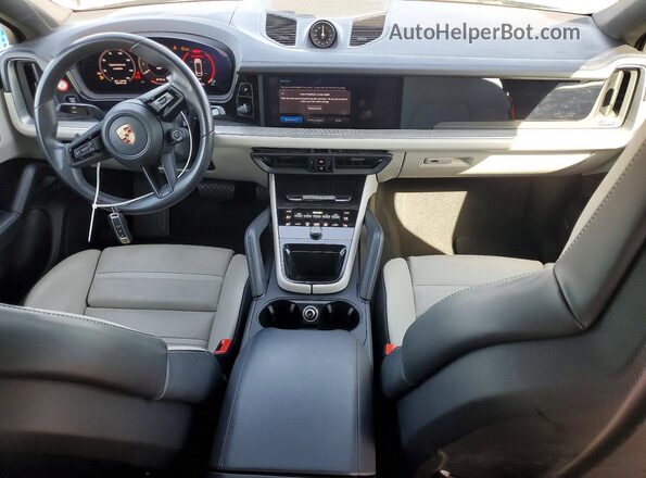 WP1BA2AY2RDA49016 2024 PORSCHE CAYENNE Blue Vista del salpicadero