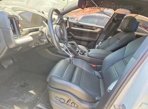 WP1BA2AY6RDA54574 2024 PORSCHE CAYENNE White Вид салону спереду