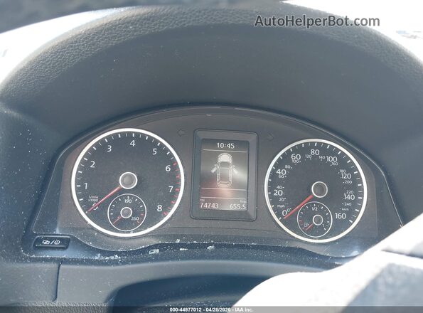 WVGAV7AX7HK023541 2017 VOLKSWAGEN TIGUAN Silver 