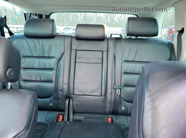 WVGEF9BP3GD012760 2016 VOLKSWAGEN TOUAREG White უკანა სავარძლების ხედი