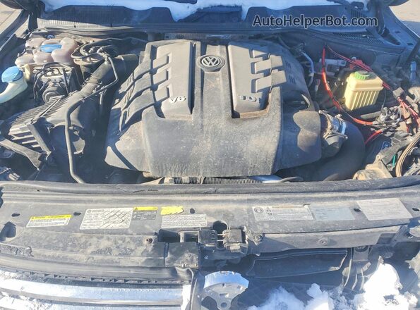 WVGEP9BP5GD005757 2016 VOLKSWAGEN TOUAREG Gray Vista interior trasera