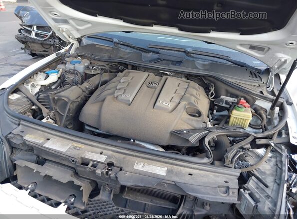 WVGEP9BP7GD004741 2016 VOLKSWAGEN TOUAREG White Vista trasera