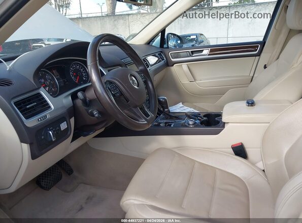 WVGEP9BP7GD004741 2016 VOLKSWAGEN TOUAREG White 