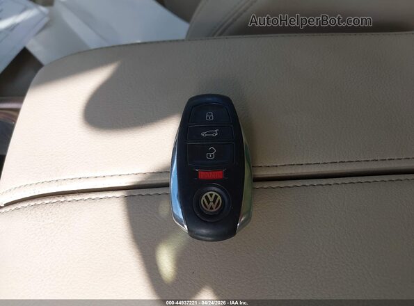 WVGEP9BP7GD004741 2016 VOLKSWAGEN TOUAREG White Vista del salpicadero
