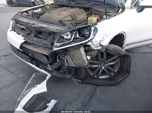 WVGEP9BP7GD004741 2016 VOLKSWAGEN TOUAREG White Vista frontal