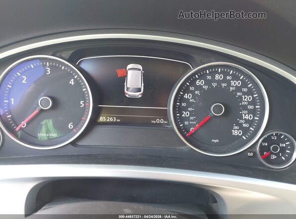 WVGEP9BP7GD004741 2016 VOLKSWAGEN TOUAREG White Vista de los asientos traseros