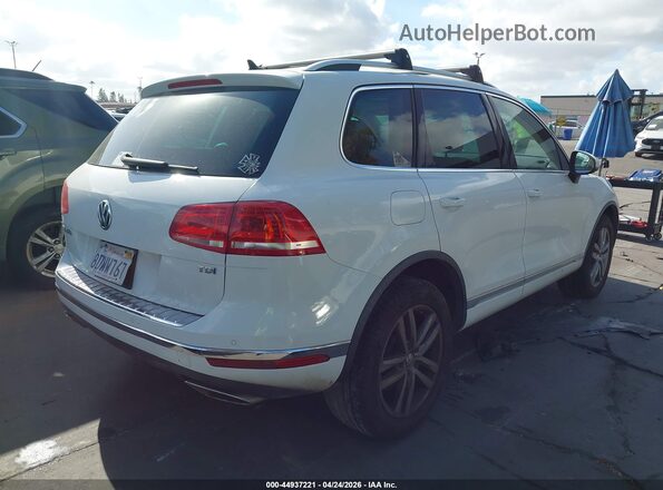WVGEP9BP7GD004741 2016 VOLKSWAGEN TOUAREG White Trasero derecho