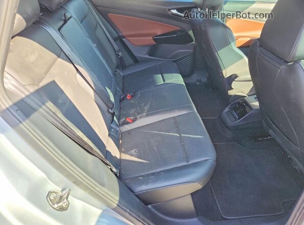 WVGKMPE27MP057272 2021 VOLKSWAGEN ID.4 Silver Հետևի նստատեղերի տեսք