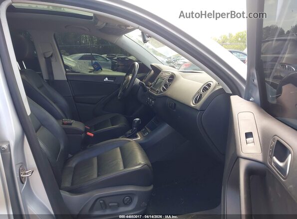 WVGUV7AX5HW506693 2017 VOLKSWAGEN TIGUAN Silver წინა სალონის ხედი