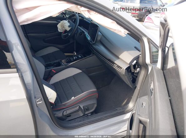 WVW3E7CD3TW166911 2026 VOLKSWAGEN GOLF Gray Widok wnętrza z przodu