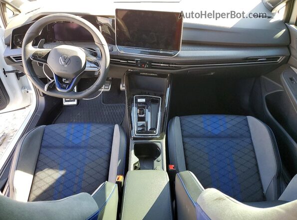 WVWEB7CD0SW215028 2025 VOLKSWAGEN GOLF White Vista del salpicadero
