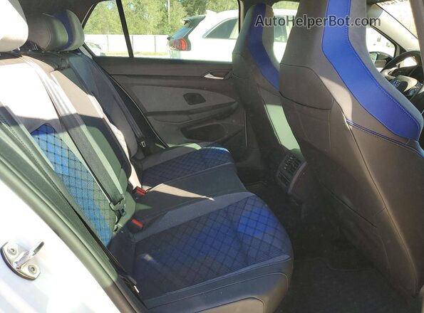 WVWEB7CD0SW215028 2025 VOLKSWAGEN GOLF White Vista de los asientos traseros