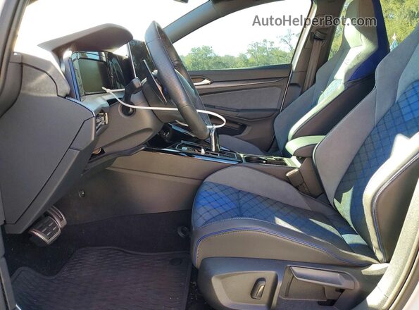WVWEB7CD0SW215028 2025 VOLKSWAGEN GOLF White Vista interior delantera