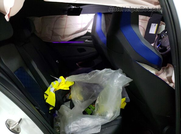 WVWEB7CD1SW216768 2025 VOLKSWAGEN GOLF White Vista de los asientos traseros