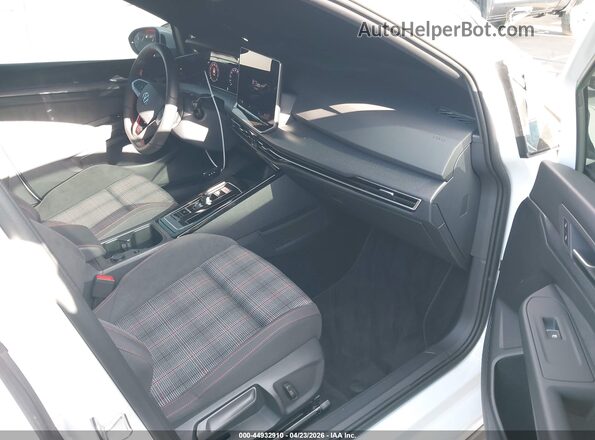 WVWLA7CD6SW258539 2025 VOLKSWAGEN GOLF White წინა სალონის ხედი