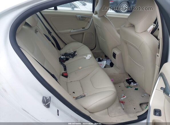 YV126MFK9G2390967 2016 VOLVO S60 White Vista de la etiqueta del VIN