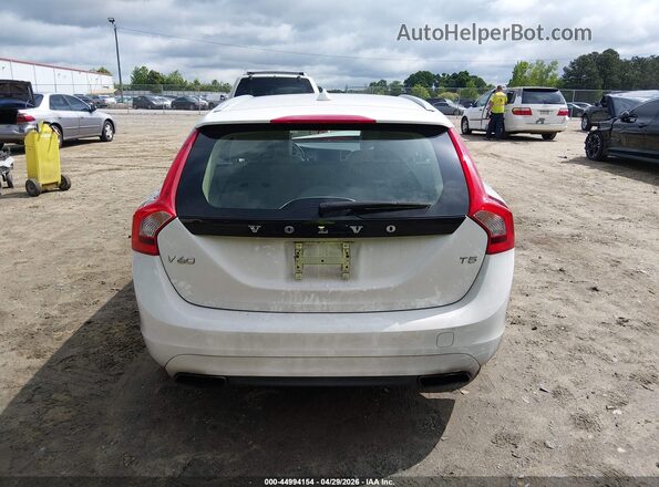 YV140MEKXG1293052 2016 VOLVO V60 White 