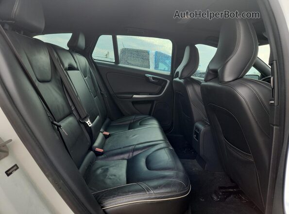 YV149MSP3G1309825 2016 VOLVO V60 White Հետևի նստատեղերի տեսք