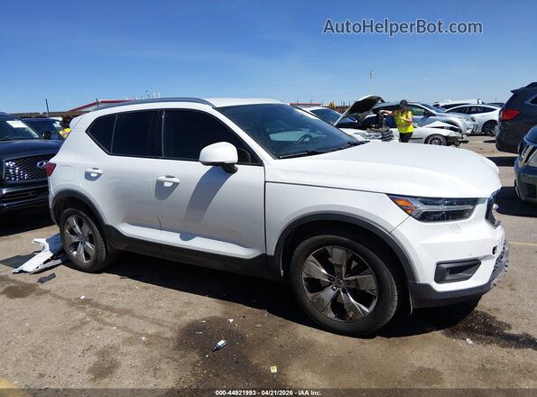 YV4162UKXM2576910 2021 VOLVO XC40 White Vista interior de 360 grados
