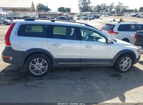 YV440MBK3G1246730 2016 VOLVO XC70 White Widok wnętrza z tyłu