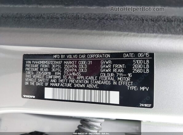 YV440MBM5G1239487 2016 VOLVO XC70 Silver Widok komory silnika