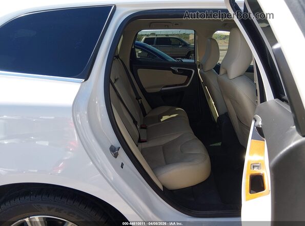 YV440MDU2H2211333 2017 VOLVO XC60 White Вид наклейки з VIN-кодом