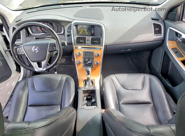 YV440MRUXH2156350 2017 VOLVO XC60 White Вид панелі приладів