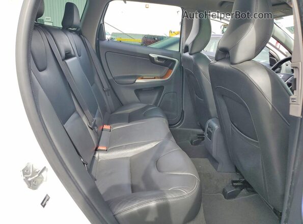 YV440MRUXH2156350 2017 VOLVO XC60 White Вид задніх сидінь