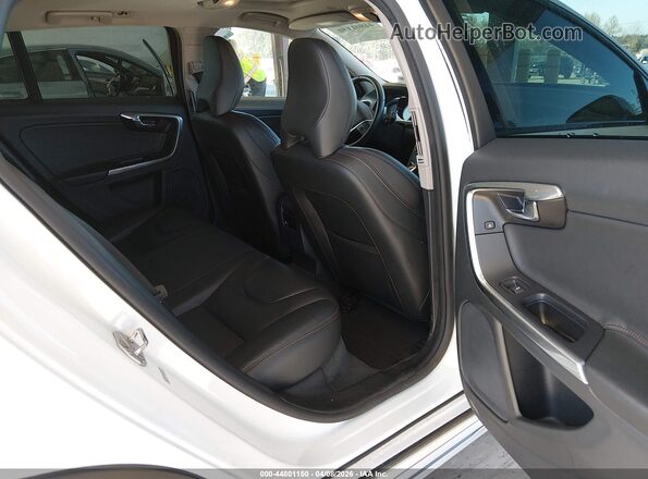 YV440MWK0H1026022 2017 VOLVO V60 CROSS COUNTRY White Vista de la etiqueta del VIN