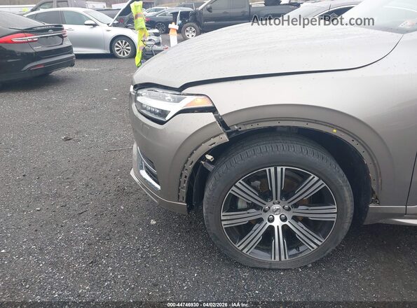 YV4A221L2N1776115 2022 VOLVO XC90 Tan წინა ხედი