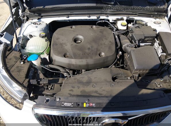YV4AC2HK6N2748841 2022 VOLVO XC40 Белый Вид сзади