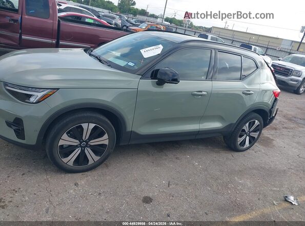 YV4ED3UL2P2956043 2023 VOLVO XC40 RECHARGE PURE ELECTRIC Green Widok wnętrza 360 stopni