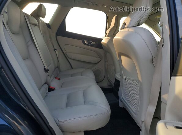 YV4H60DM9R1859350 2024 VOLVO XC60 Gray Widok wnętrza z tyłu