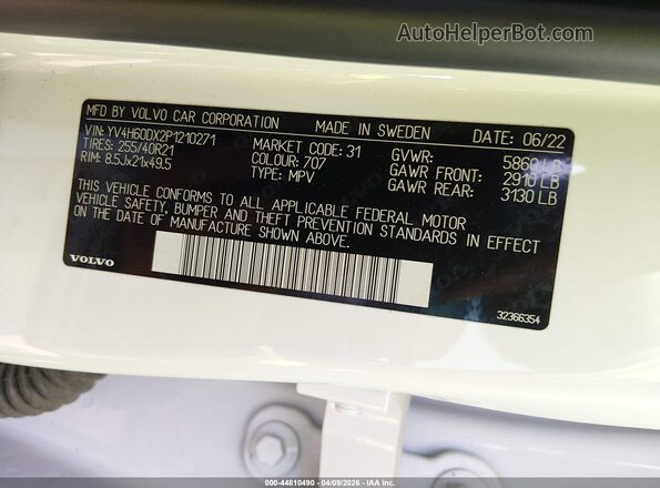 YV4H60DX2P1210271 2023 VOLVO XC60 RECHARGE PLUG-IN HYBRID White Widok komory silnika