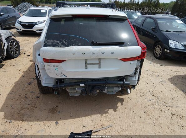 YV4H60DX2P1210271 2023 VOLVO XC60 RECHARGE PLUG-IN HYBRID White Widok z przodu