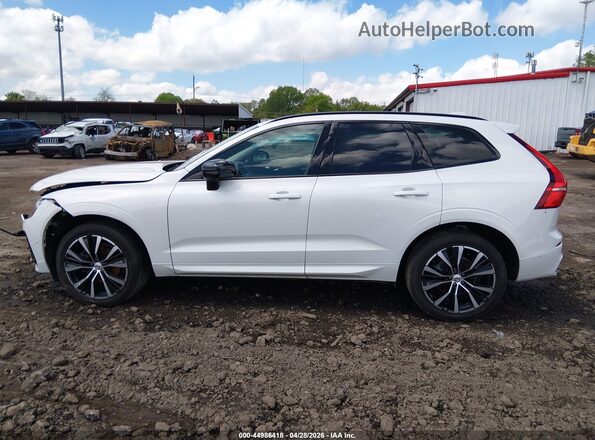 YV4L12RL3R1904660 2024 VOLVO XC60 White Vista interior de 360 grados