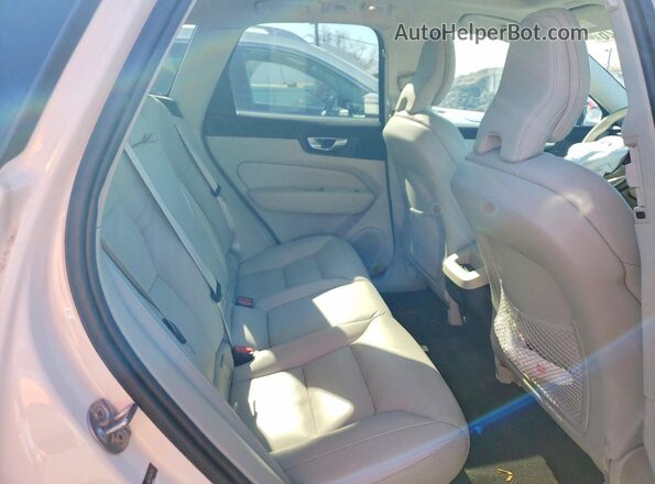 YV4L12RL7R1840784 2024 VOLVO XC60 Белый Вид задней части салона