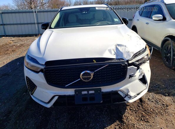 YV4L12RL7R1840784 2024 VOLVO XC60 Белый Вид спереди