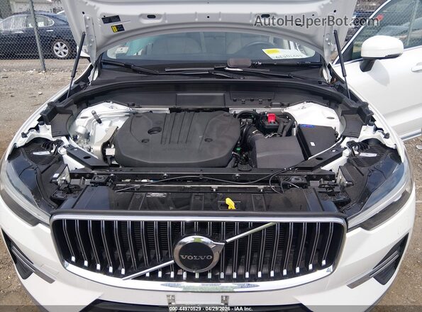 YV4L12RN5P1333882 2023 VOLVO XC60 White Rear view
