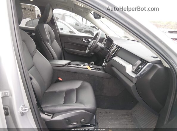 YV4L12RV2P1203672 2023 VOLVO XC60 Silver წინა სალონის ხედი