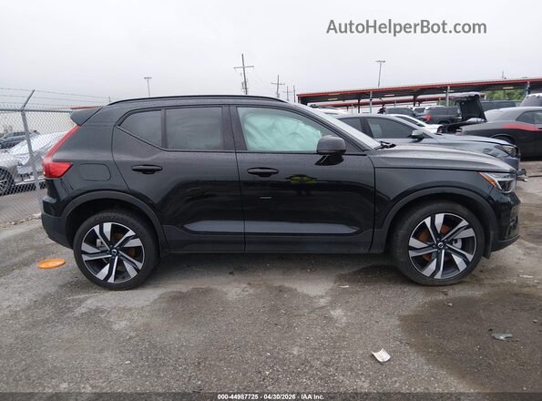YV4L12UC3S2500104 2025 VOLVO XC40 Black 
