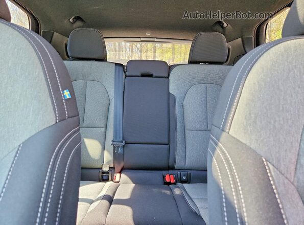 YV4L12UJ2S2467773 2025 VOLVO XC40 Белый Вид задних сидений