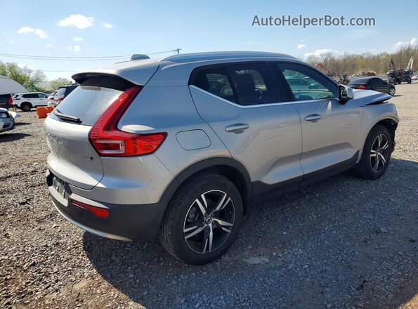 YV4L12UJ2S2470060 2025 VOLVO XC40 Gray Rear right