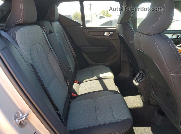 YV4L12UJ2S2470060 2025 VOLVO XC40 Gray Rear interior view