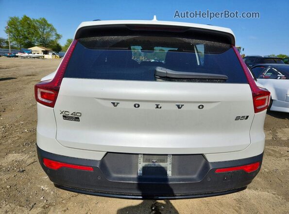 YV4L12UL4R2223876 2024 VOLVO XC40 White Widok z tyłu