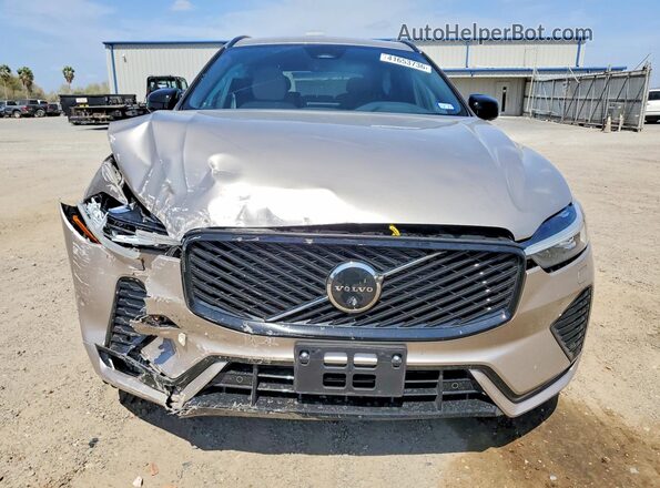 YV4M12RC1T1403164 2026 VOLVO XC60 Золотой Вид спереди