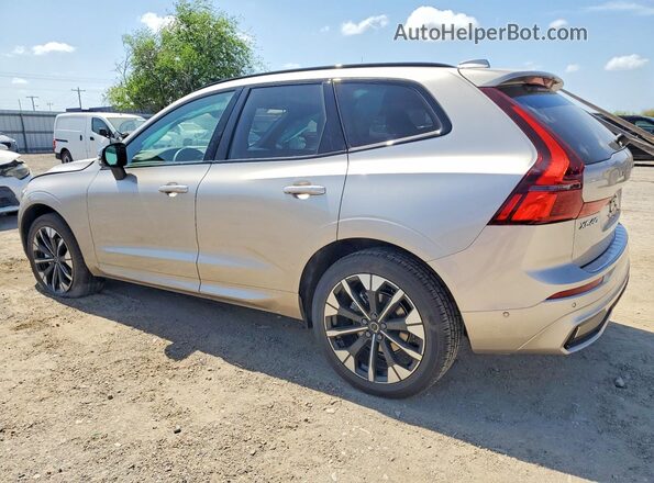 YV4M12RC1T1403164 2026 VOLVO XC60 Золотой Задняя левая четверть