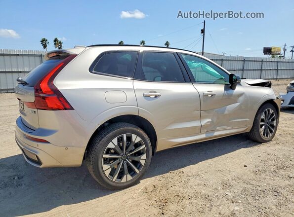 YV4M12RC1T1403164 2026 VOLVO XC60 Золотой Задняя правая четверть