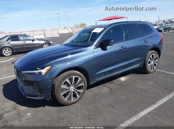 YV4M12RC2S1225473 2025 VOLVO XC60 Синий Передняя левая четверть